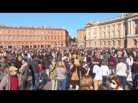 Thousands gather in Toulouse in homage to decapitated teacher