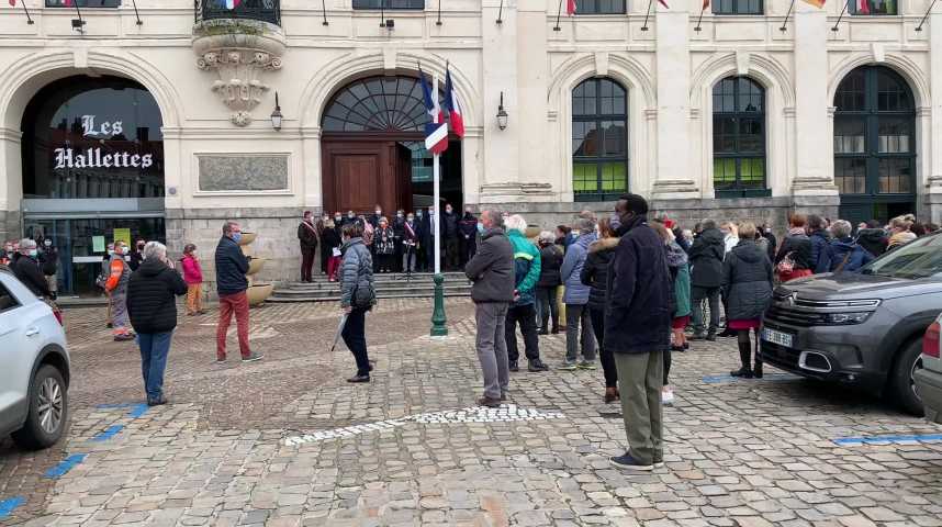 Une Centaine De Personnes Rendent Hommage à Samuel Paty à Aire Sur La