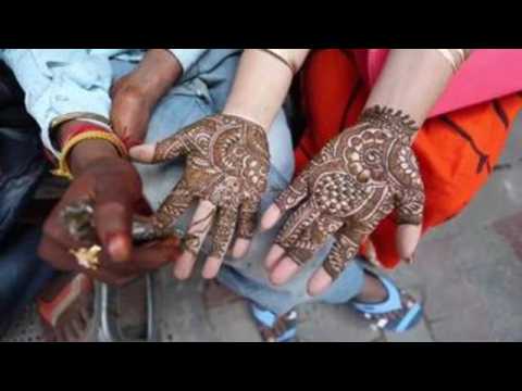 Indian women prepare for Karwa Chauth festival