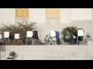 Pandemic-friendly outside polling station for voters in Oakland, California - Label : AFPTV - First images - Category : News