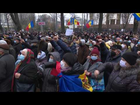 Moldovans rally to support pro-EU president-elect