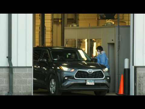 Chicago: Lines of cars forming outside testing center as stay-at-home advisory comes into effect