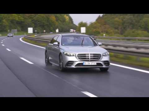 The new Mercedes-Benz S-Class Intelligent Drive - Active Lane Change Assist