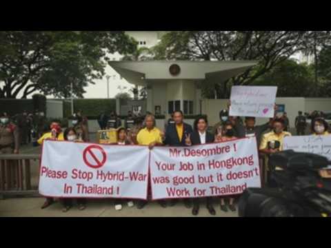 Pro-monarchy protesters rally outside US embassy in Bangkok