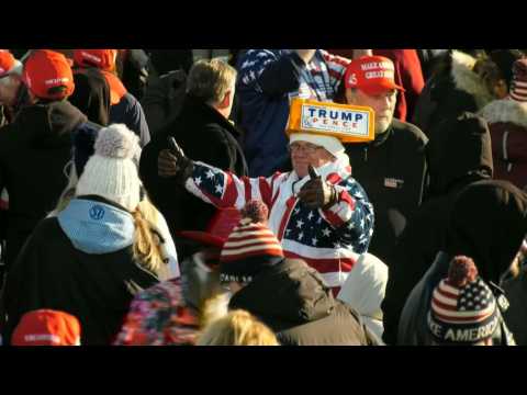 Trump supporters pack Wisconsin rally, eschew social distancing and masks