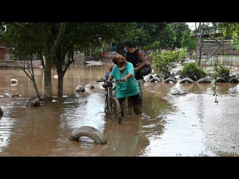 Hondurans return to their homes ravaged by Hurricane Iota