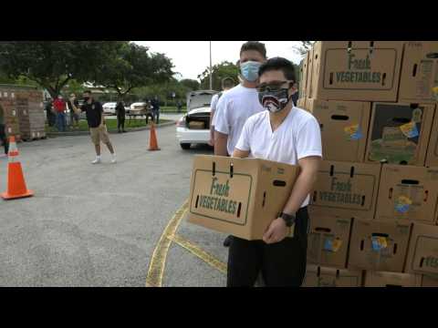 Miami: Thanksgiving food distribution for families affected by Covid-19