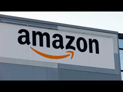 Amazon Gives Front-line Workers $300 Bonus