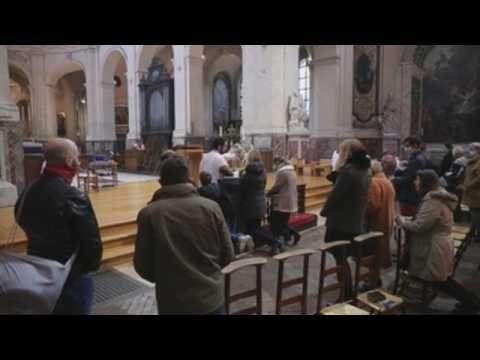 Places of worship reopen in France as gov't eases coronavirus restrictions