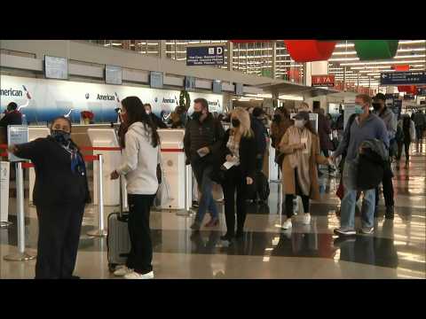 Scene at Chicago airport as people return from Thanksgiving break