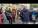 Les danseurs manifestent aux abords de la Préfecture