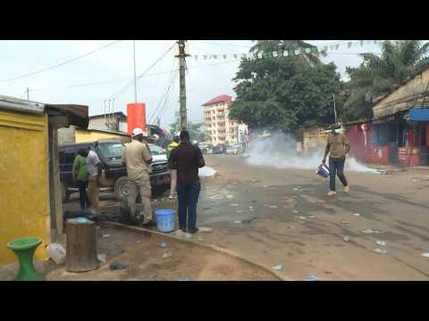 Guinea police fire teargas outside opposition leader's house