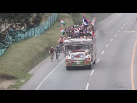 Indigenous caravan arrives in Bogotá with the expectation of a meeting with Duque