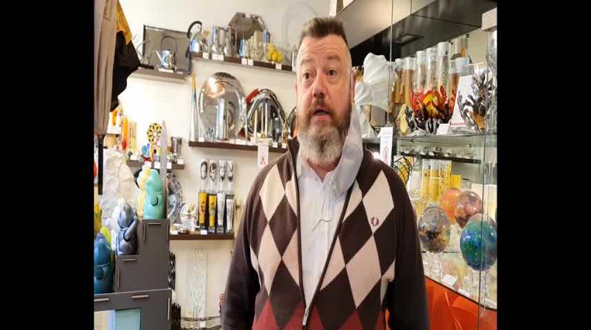 Lens Intérieur jour mise sur la vente en ligne pour contrer le