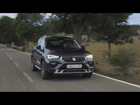 SEAT Ateca Xperience in Dark Camouflage Driving Video