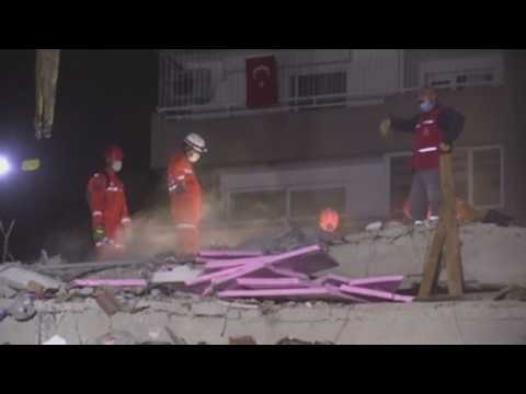 Quake in the Aegean leaves 22 dead, more than 800 injured