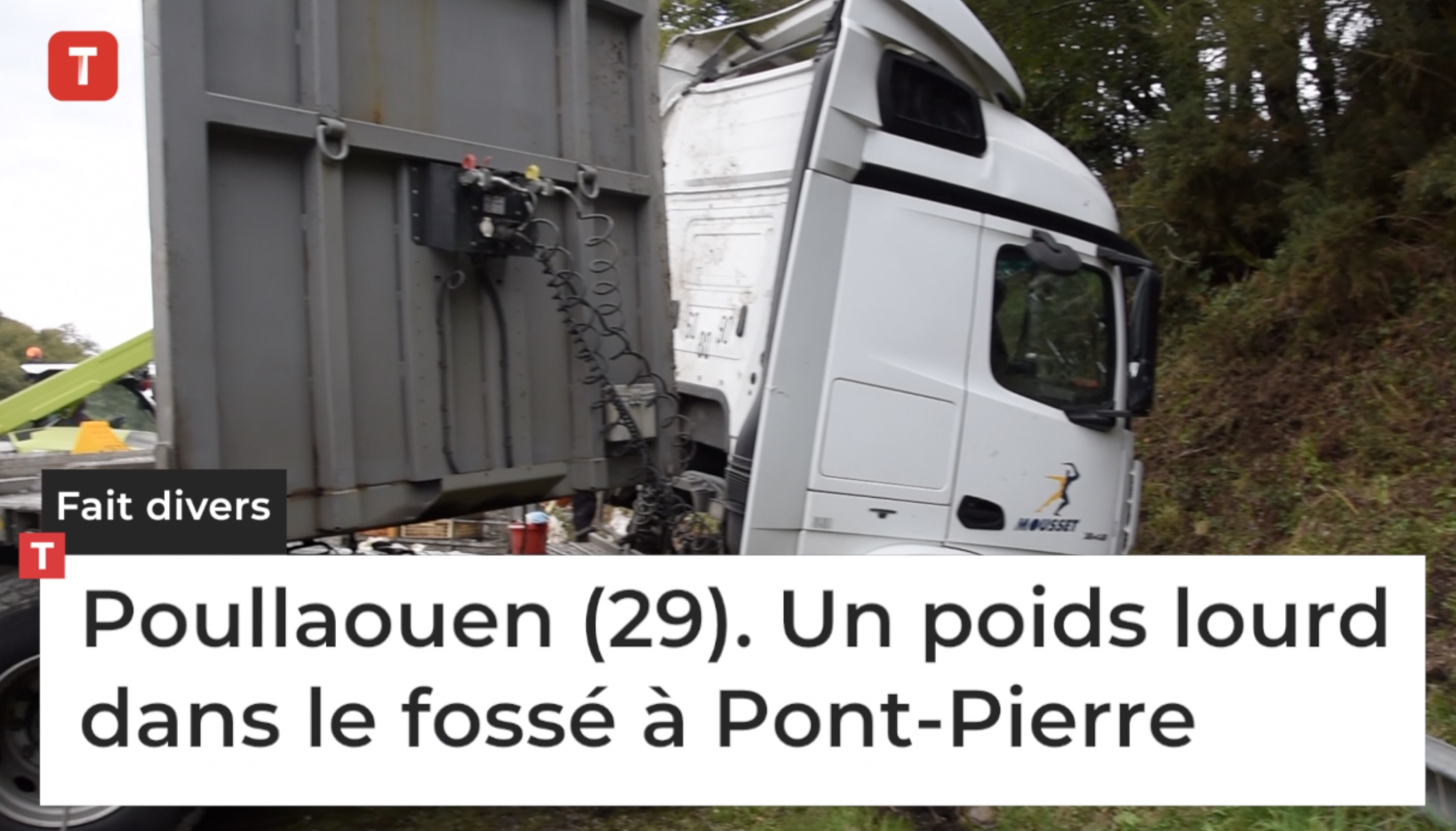 Poullaouen (29). Un poids lourd dans le fossé à Pont-Pierre (Le Télégramme)