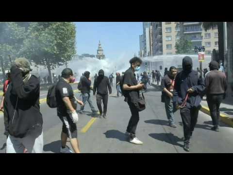 Chile Mapuche protest turns violent with clashes and anti-riot police