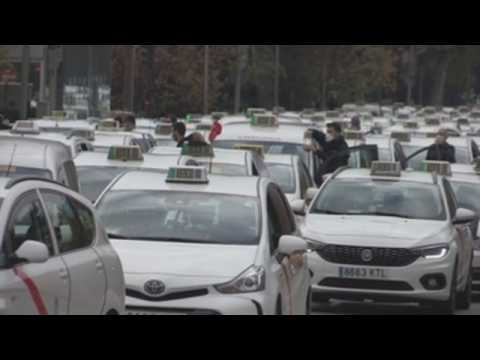 Madrid taxi drivers protest lack of support amid coronavirus crisis