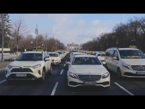 Taxi drivers protest presence of competitors in Berlin