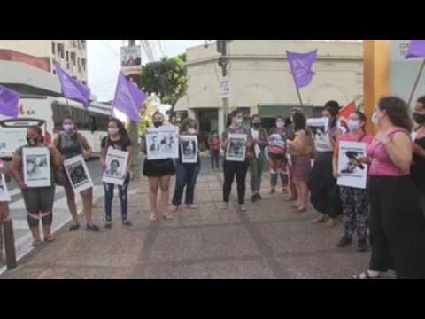 Dozens protest against gov't in Asuncion on occasion of Paraguayan women's Day