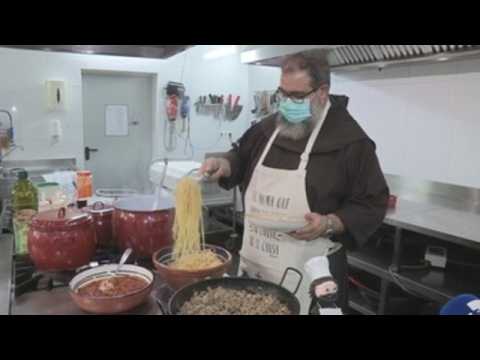 Franciscan friar gets 100,000 subscribers to his YouTube cooking channel in Valencia