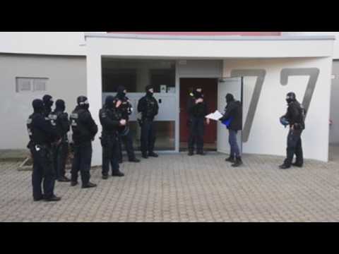 Berlin police carry out anti-jihadist raids