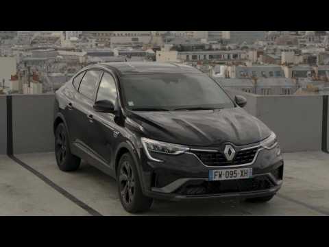 2021 New Renault ARKANA Exterior Design in Black Metallic