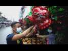 Philippines flower vendors prepare for Valentine's Day 2021