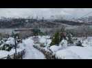 Istanbul wakes up to blanket of snow