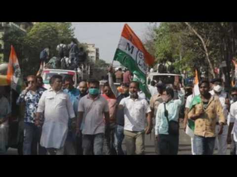 Bengal Minister leads rally ahead of the elections in Kolkata
