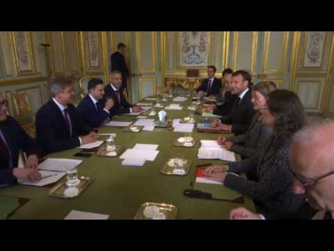 Macron meets Ukrainian presidential candidate Zelenskiy