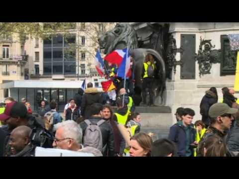 Yellow vest protests underway in Paris