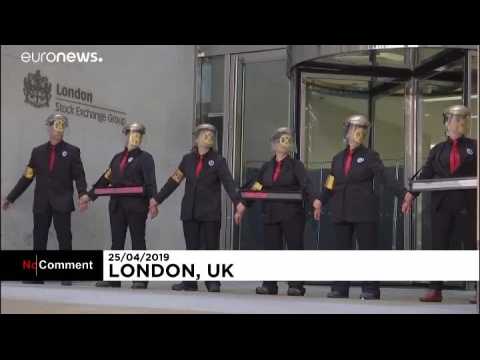 Extinction Rebellion: Activists block doors of London Stock Exchange in climate protest
