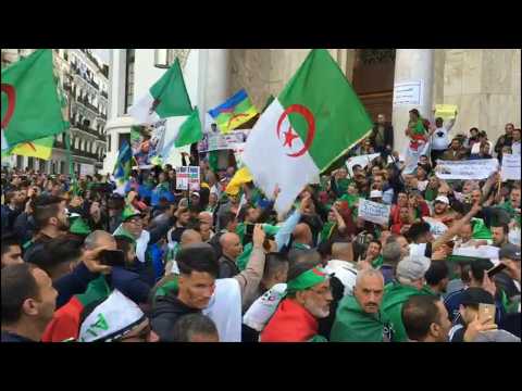 Algerians protest for a tenth consecutive Friday