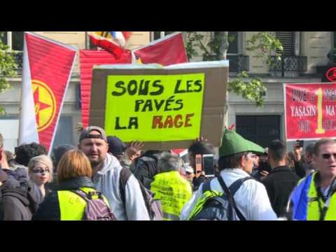 Protesters start gathering for May Day rally in Montparnasse