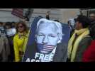 Assange supporters gather at court where he faces hearing - Label : AFPTV - First images - Category : News