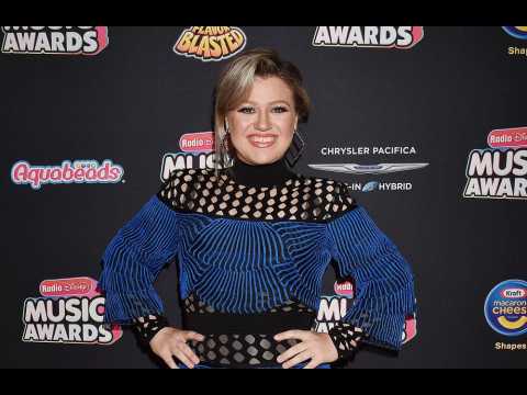 Kelly Clarkson's daughter gets 'really bored' with her mum's singing
