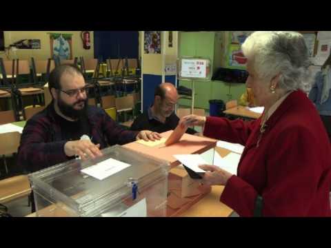 Spanish general election: citizens cast their vote in Madrid