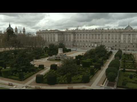 Coronavirus: Madrid empty as Spain continues lockdown