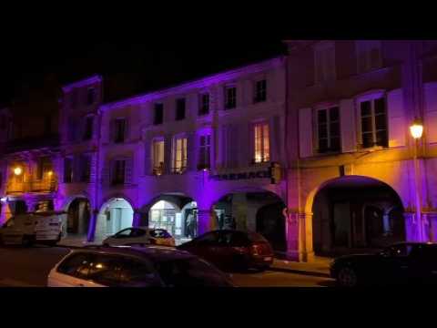 A 20h, une minute de chaleureux applaudissements pour les soignants à Remiremont
