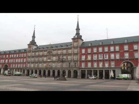 Coronavirus/Spain: Madrid's Plaza Mayor empty as residents confined to their homes