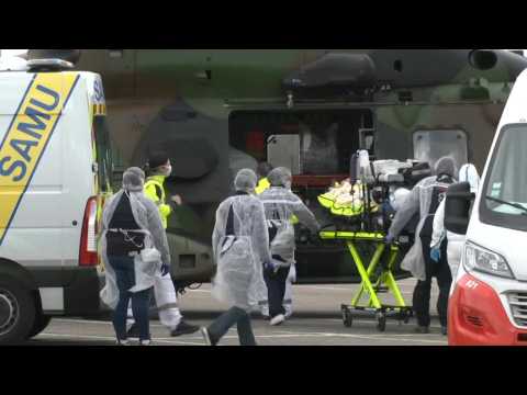 Coronavirus: a military helicopter transfers two patients from France to Germany