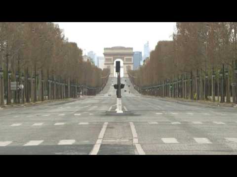 Coronavirus: the Champs-Elysées empty on the 13th day of lockdown in Paris