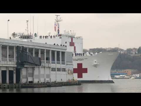 Coronavirus: US military hospital ship arrives in New York