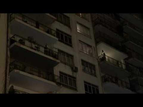 Argentinians protest from their balconies to call for release of prisoners due to COVID-19