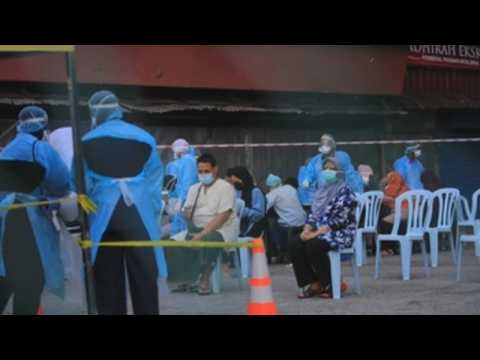 Malaysian health authorities set up makeshift COVID-19 testing lab in Kuala Lumpur