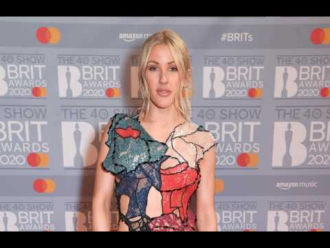Ellie Goulding donates 400 mobile phones for homeless people