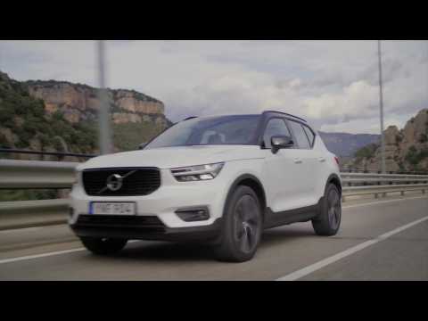 New Volvo XC40 T5 R-Design in Crystal White Driving Video