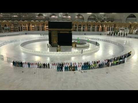 Several dozen worshippers pray in Mecca for start of ramadan under lockdown
